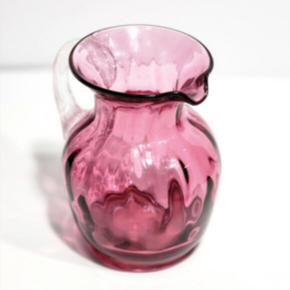 Hand-Blown Pilgrim Cranberry Glass Int Optic Ribbed Style Small Pitcher Vase Jug - Picture 1 of 10